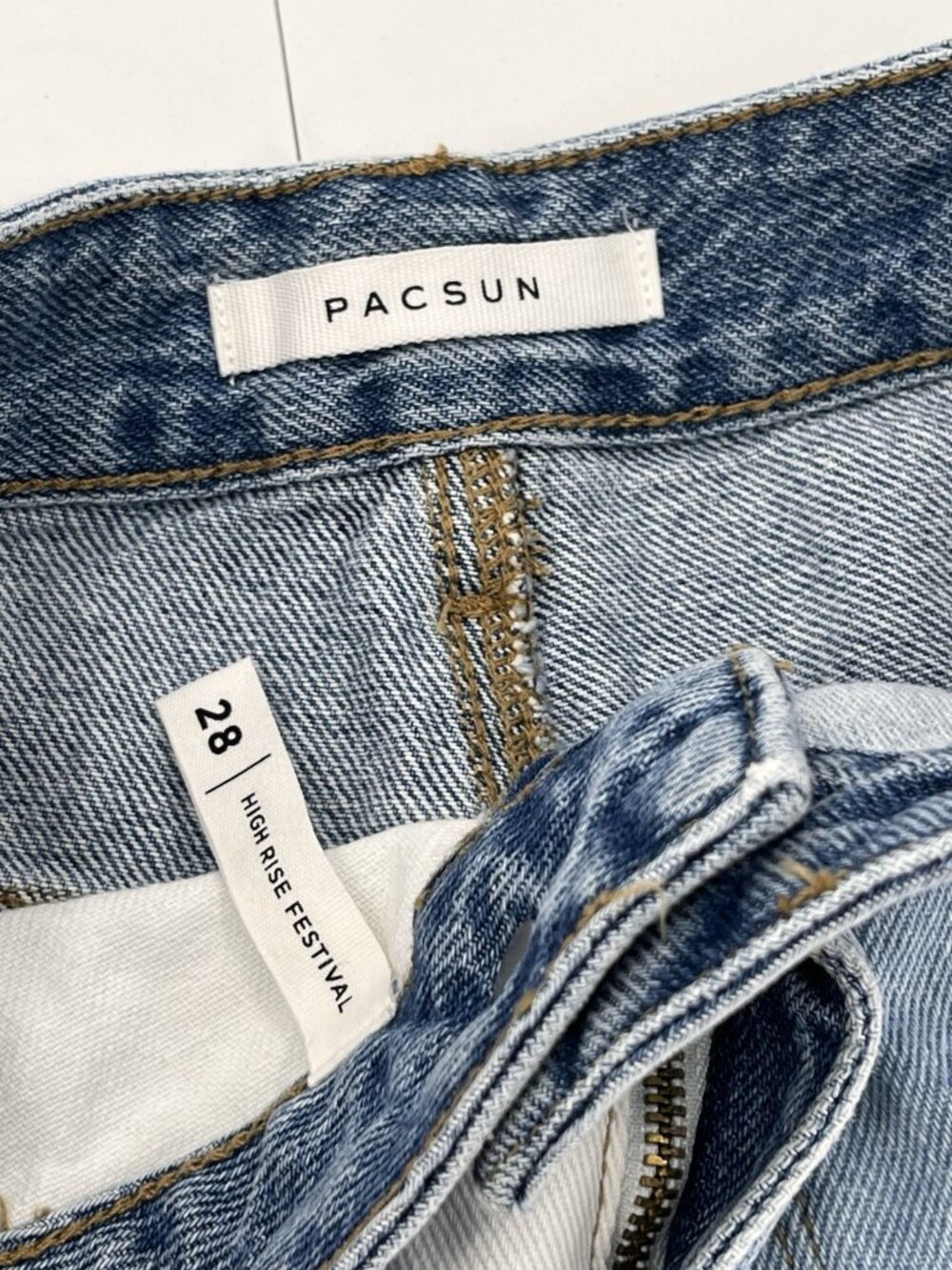 PACSUN Women's Two-Tone Denim Raw Hem High Rise Festival Shorts Size 28 - Picture 2 of 4